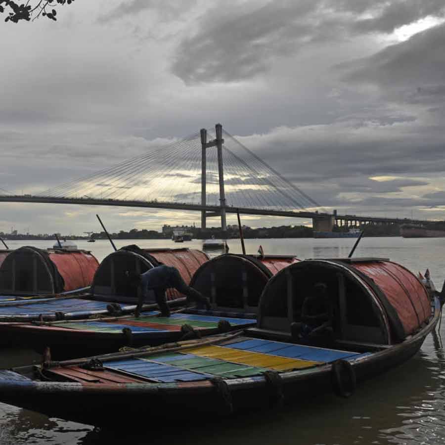 Temperature slightly falls in Kolkata following the withdrawal of monsoon from Bengal, dry weather for the next few days dgtl