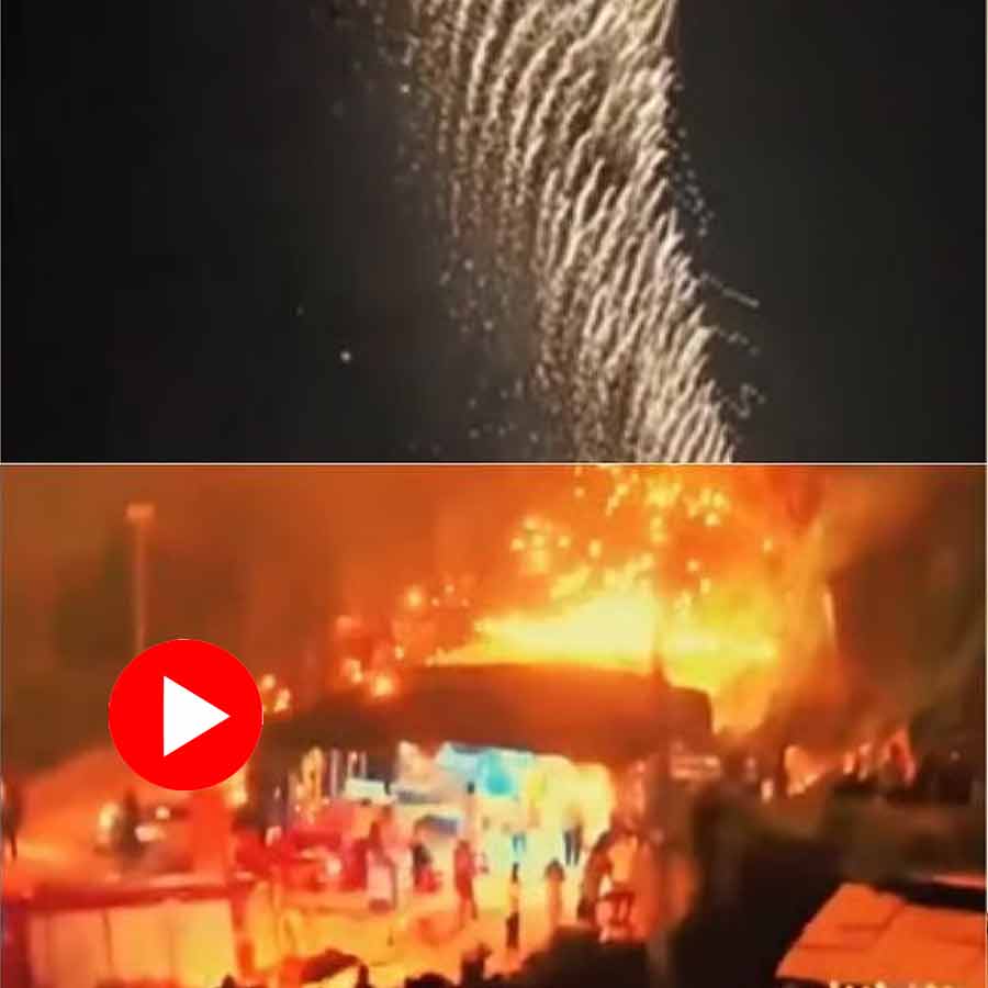 hundreds of drones malfunction and fell on audience during live show