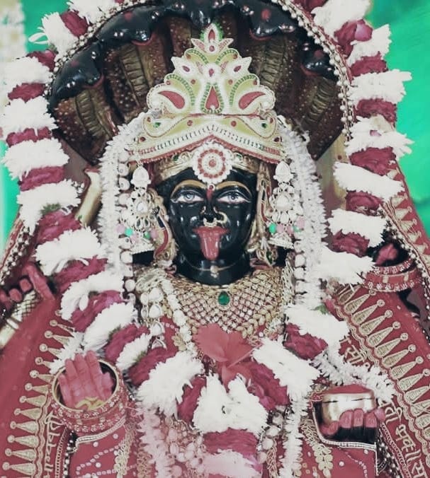 এই প্রসঙ্গেই উঠে আসে দেবী মহামণ্ডলেশ্বর কালীর নাম। 