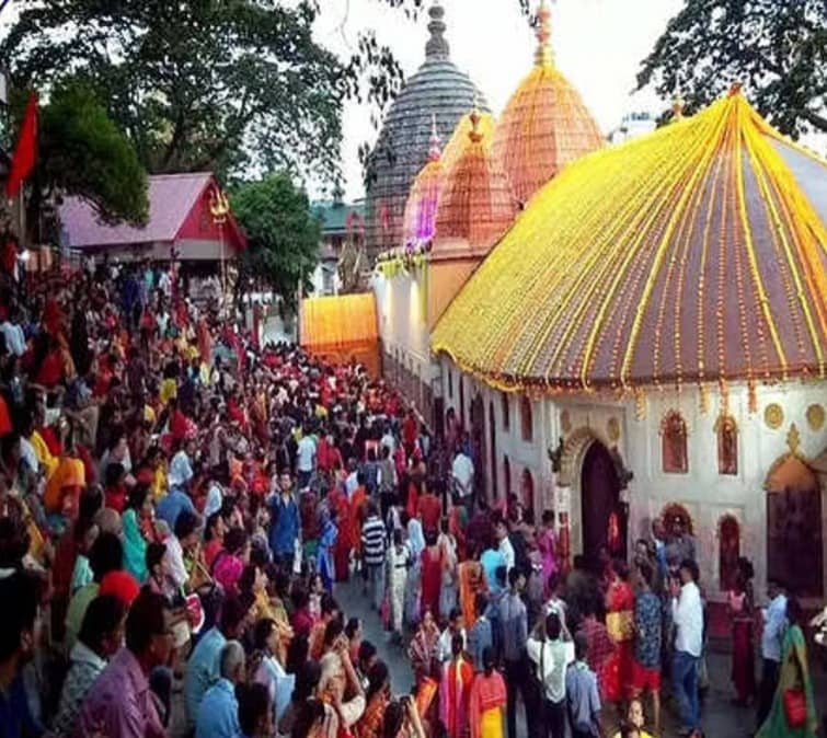 অম্বুবাচী মেলার জন্যও বিশেষ ভাবে বিখ্যাত এই স্থান। 