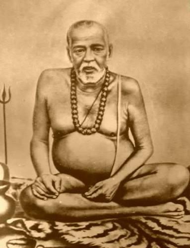 সাধক বামাক্ষ্যাপার জন্ম ও জীবন: তারাপীঠের ইতিহাসের সঙ্গে সাধক বামাক্ষ্যাপার জীবন অবিচ্ছেদ্য। ১২৪৪ বঙ্গাব্দে (১৮৩৭ খ্রিস্টাব্দ) তারাপীঠের কাছেই আটলা গ্রামে তাঁর জন্ম। তিনি 'পাগলা সন্ন্যাসী' বা 'বামাক্ষ্যাপা' নামে পরিচিত হন। দেবী তারাকে তিনি 'ছোট মা' বলে ডাকতেন।