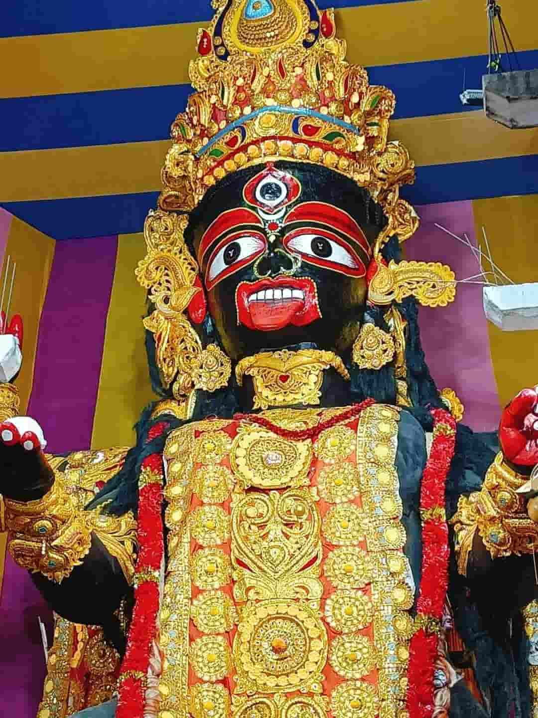 ১৯৭৭ সালে এই অঞ্চলের ১০ জন ব্যবসায়ী প্রথম পৌষ কালীপুজো শুরু করেন। 