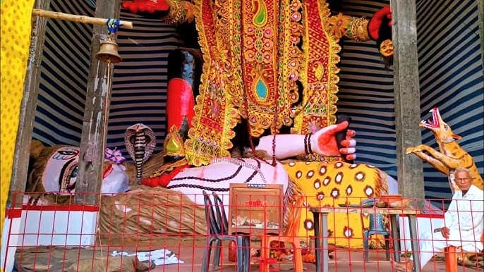 ১০ দিন ধরে এই পুজো চলে। 