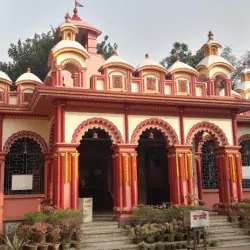 মেয়ের স্বপ্ন পাওয়ার পর ১৭৬০ সালে আদি গঙ্গা বা টলি নালার পশ্চিম পাড়ে মন্দির তৈরি করেন নন্দদুলাল। 