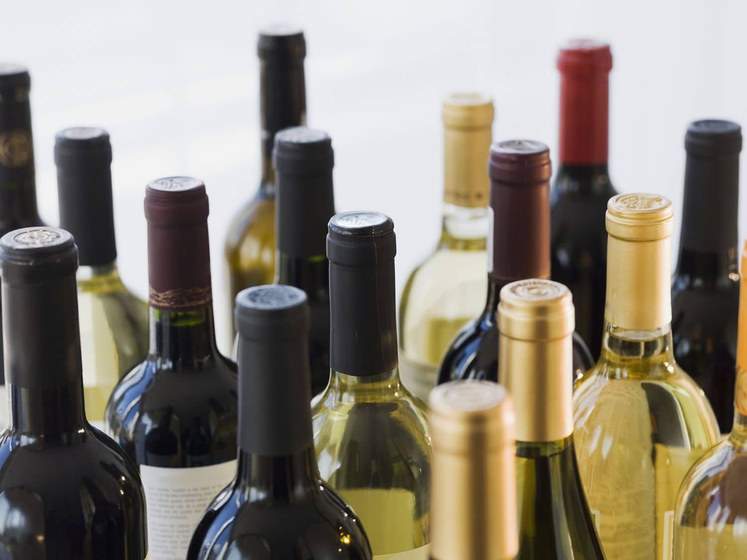 তবে দশমী আর গান্ধী জয়ন্তী এ বার একই দিনে পড়েছিল। ফলে সেই দিনটি ‘ড্রাই ডে’ হওয়ায় মদ বিক্রি বন্ধ ছিল। 