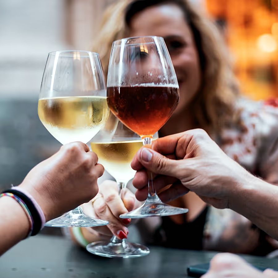 দশমী এবং গান্ধী জয়ন্তী একই দিনে না পড়লে এই বিক্রির পরিমাণ যে আরও বাড়ত তা বলার অপেক্ষা রাখে না। 