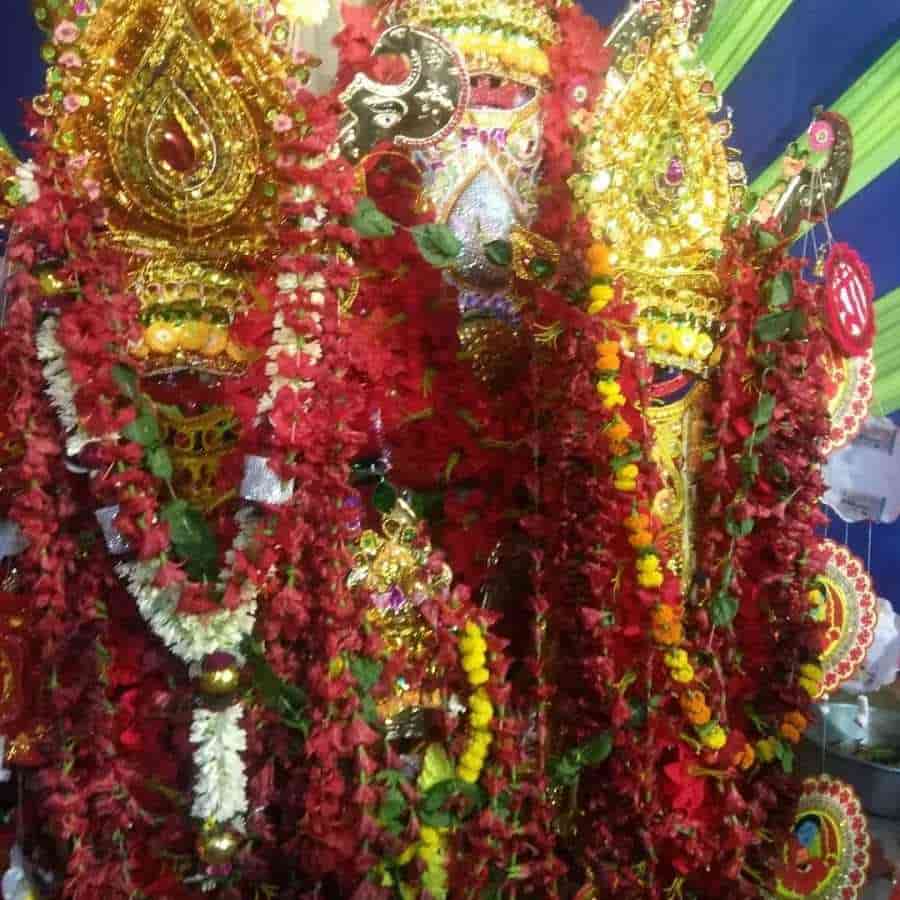 সে এক অন্য রকম ভক্তি! পেশা যাই হোক, আরাধনার গভীরতা ছিল একই। 