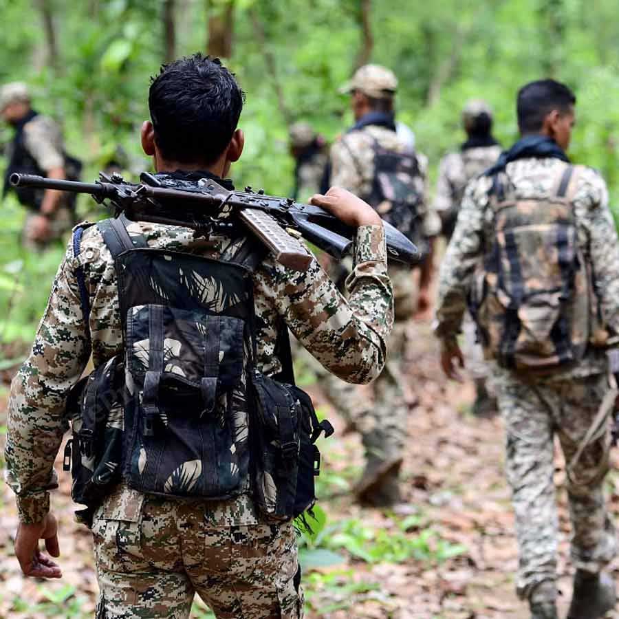 16 Maoists with cumulative bounty of Rs 48 lakh surrender in Narayanpur district of Chhattisgarh dgtl