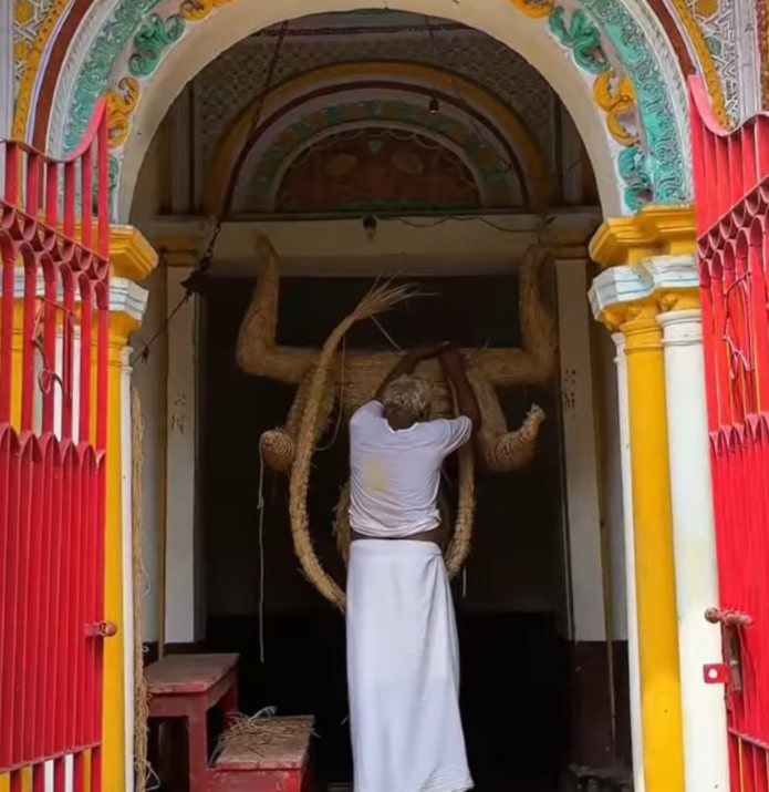 ৩২৮ বছর পুরনো এই বাড়ির কালীপুজোর প্রস্ততি শুরু হল সদ্যই।  