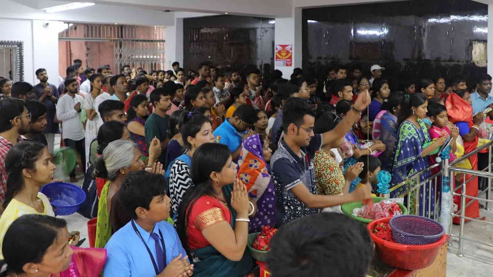 এই ভিআইপি সফর ও লক্ষ লক্ষ ভক্তের সমাগম ঘিরে প্রশাসনের তৎপরতা এখন তুঙ্গে। ব্যারাকপুরের পুলিশ কমিশনার মুরলীধর শর্মা নিজে নৈহাটির অরবিন্দ রোড এলাকা সরজমিনে পরিদর্শন করেছেন।