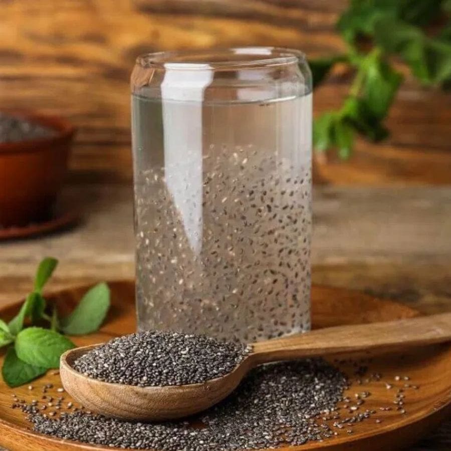 চিয়াসিড তো এখন দারুণ ট্রেন্ডিং। এটি ভিজিয়ে খাওয়া স্বাস্থ্যের জন্য ভীষণ ভাল। 