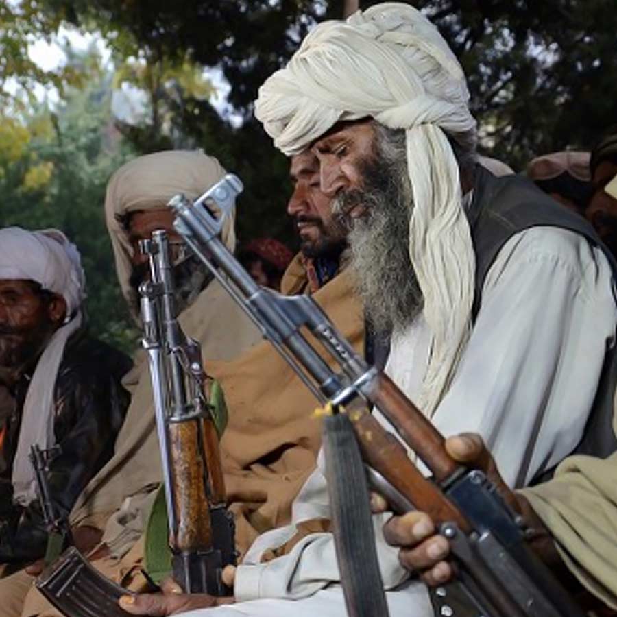 Pakistan’s military intelligence agency ISI allegedly helping to form Lashkar-ISIS alliance, claims report