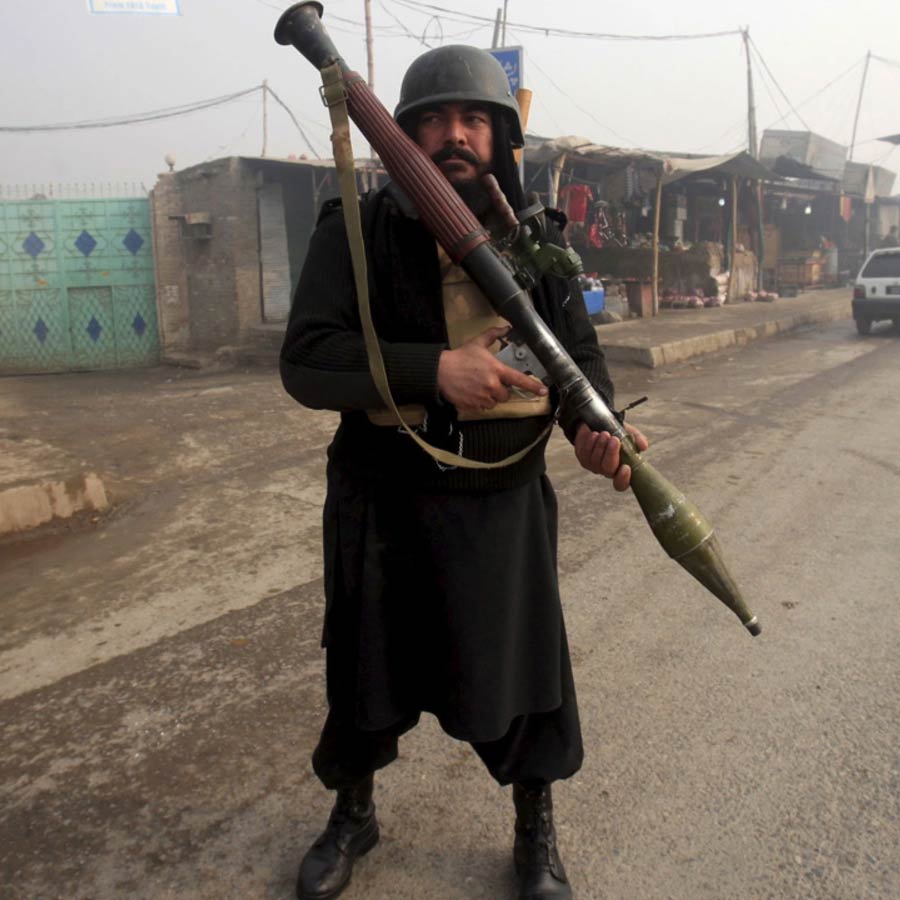 Pakistan’s military intelligence agency ISI allegedly helping to form Lashkar-ISIS alliance, claims report