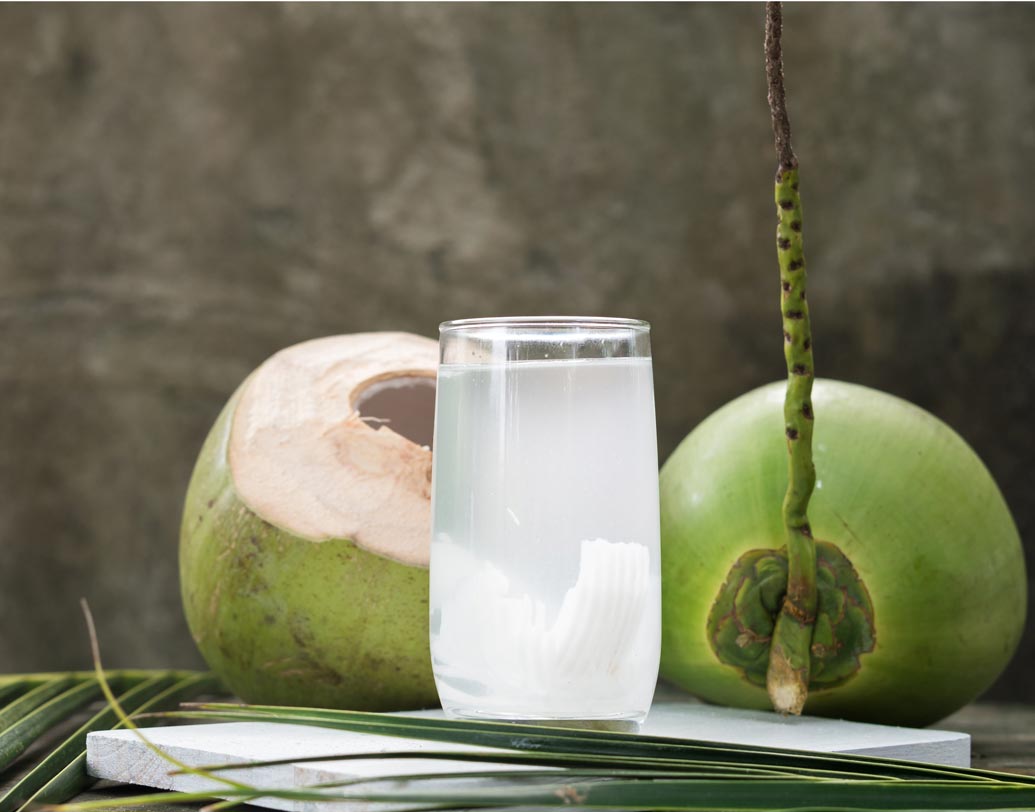 আসলে দীর্ঘ ক্ষণ জল না খাওয়ায় শরীর ডিহাইড্রেশন বা জল শূন্যতায় ভোগে। তাই, প্রথমেই জল, ডাবের জল বা লেবুর জল খাওয়া উচিত। এটি হজম প্রক্রিয়াকে ধীরে ধীরে সক্রিয় করতে সাহায্য করে। এক সঙ্গে বেশি জল খাবেন না।