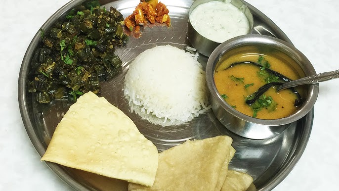 এক বারে বলতে গেলে বলতে হয়, উপবাস ভাঙার পর ধীরে ধীরে খাবার খাওয়া শুরু করুন, জল বা জুস দিয়ে। এর পর ফল বা শুকনো ফল খান। কিছু ক্ষণ পর হালকা স্ন্যাকস নিন। রাতে স্বাভাবিক ও হালকা ডিনার করুন। এই নিয়মগুলি মেনে চললেই করবা চৌথের উপবাস ভাঙার পর শরীর সুস্থ থাকবে এবং দ্রুত ক্লান্তি দূর হবে।  (এই প্রতিবেদনটি ‘আনন্দ উৎসব’ ফিচারের একটি অংশ।)