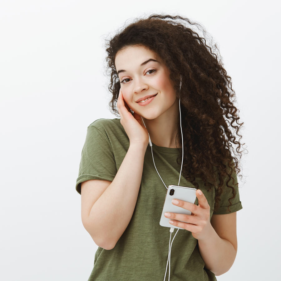 Wearing earbuds for long hours can lead to several skin problems