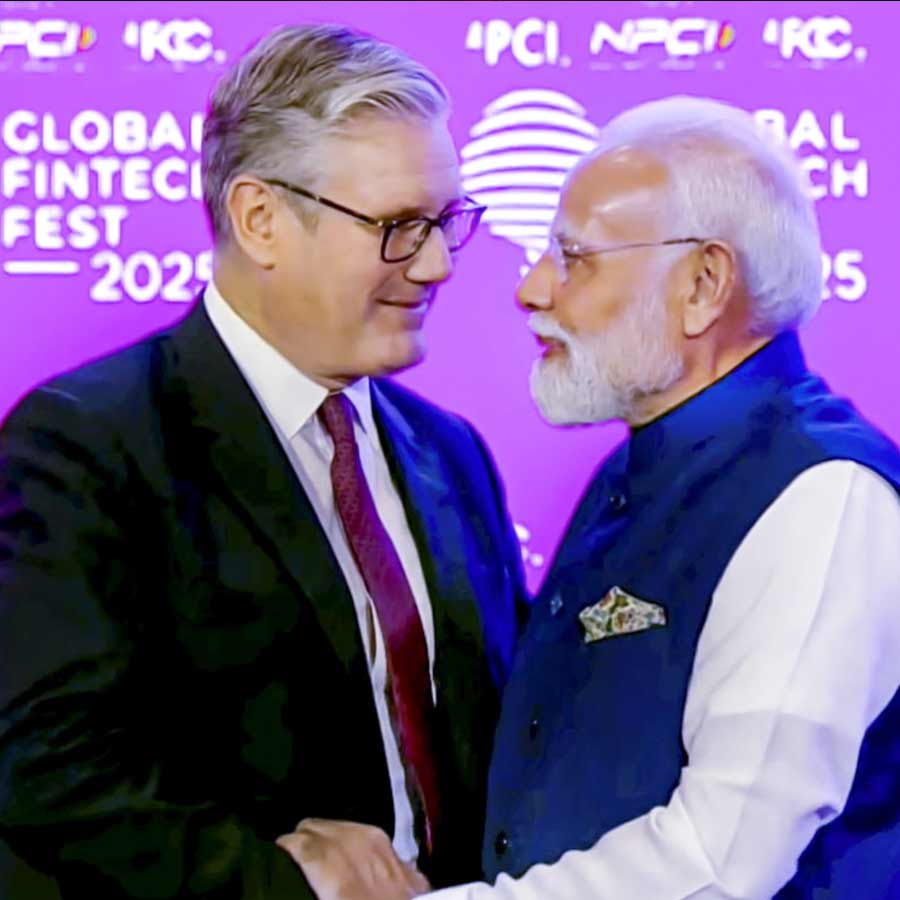 British Prime Minister Keir Starmer has met Narendra Modi in Mumbai