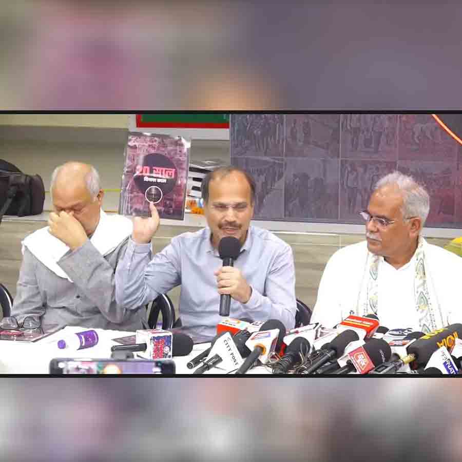 Congress & Left leaders rush to persuade Tejaswi, BJP talks to Chirag