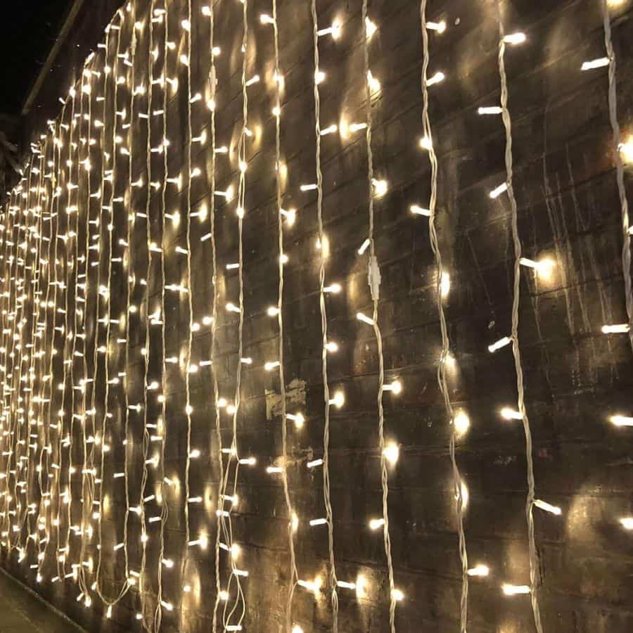 শুধু আলোর সজ্জা নয়, এই উৎসব বরং হয়ে উঠুক ভালবাসা, স্মৃতি আর উচ্ছ্বাসের মিলন। (এই প্রতিবেদনটি ‘আনন্দ উৎসব’ ফিচারের একটি অংশ)।