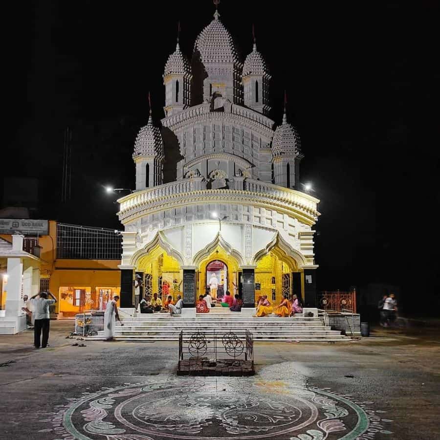 এমনই এক অলৌকিক ঘটনাতেই জন্ম জগতনগরের এই কালী মন্দিরের। 