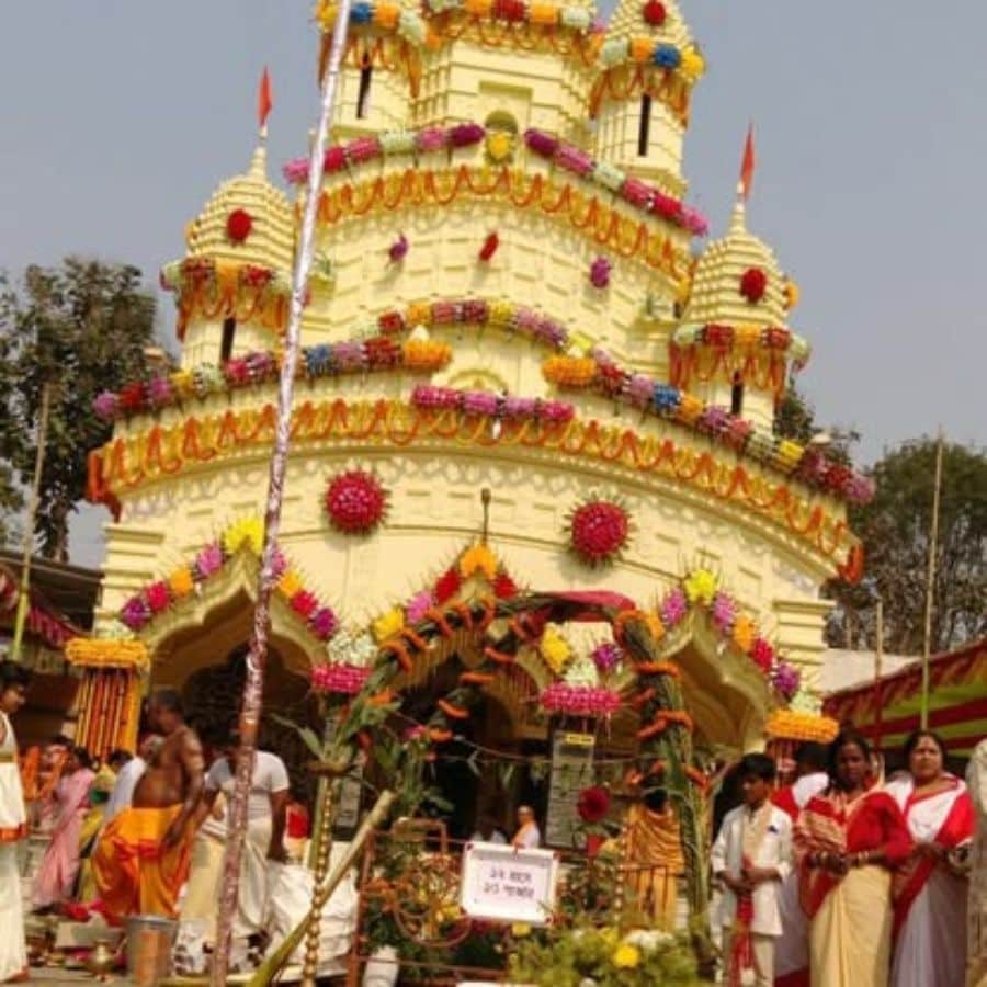 তাই শুধু কালীপুজো নয়, সারা বছর ধরেই এই মন্দিরে ভিড় জমান বহু ভক্ত।  (এই প্রতিবেদনটি ‘আনন্দ উৎসব’ ফিচারের একটি অংশ।)