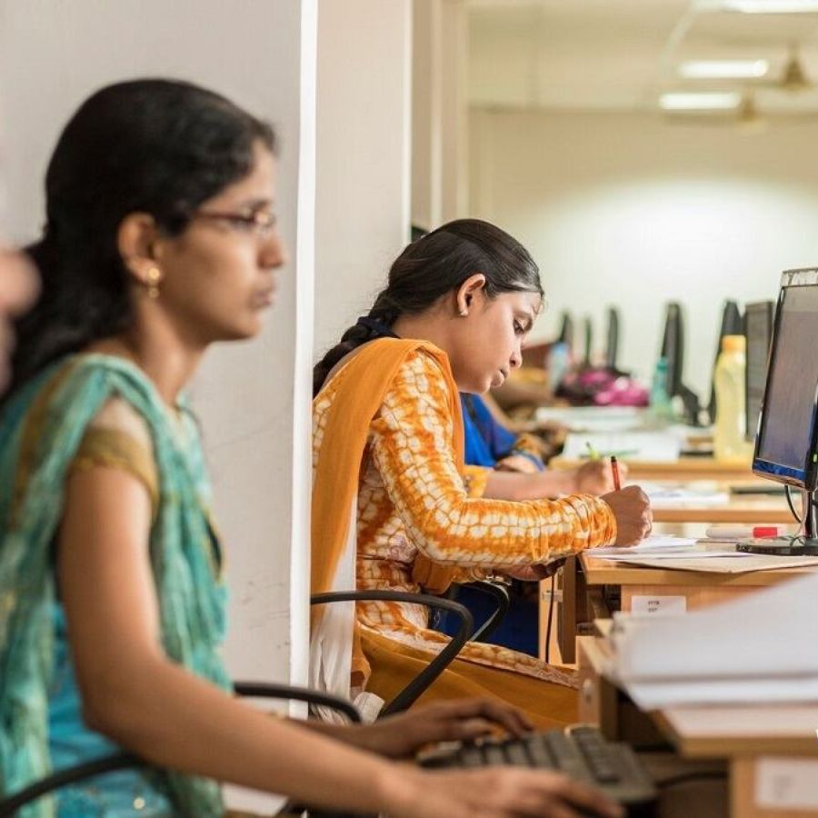 Who can apply for SLST Non Teaching Staff  roles in West Bengal Govt schools, SSC released the details  Dgtl