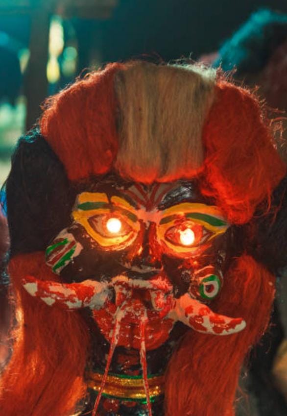  অতএব নখের আঁচড়ে নিজ মুণ্ডছিন্ন করলেন পার্বতী। নিজের রক্তে তৃষ্ণা মেটালেন দুই সহচরীর। সেই সঙ্গে রক্তের একটি ধারা তৃষ্ণা মেটাল তাঁর কর্তিত মুণ্ডেরও। 