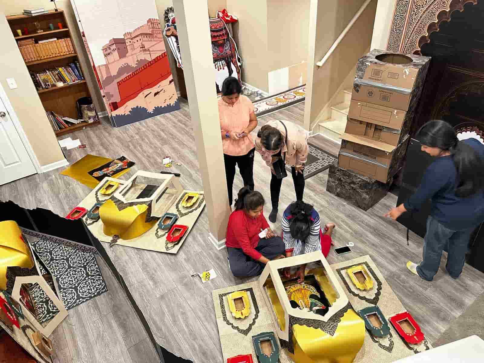 রাজস্থানের মতো একটি 'রয়্যাল ডেস্টিনেশন' থিম হিসেবে বেছে নেওয়ার কারণ প্রসঙ্গে 'ত্রিনয়নী'র প্রেসিডেন্ট সৌম্য মুহুরীর বক্তব্য, ‘ভারত মানে বৈষম্যের মাঝে ঐক্য, নানা সংস্কৃতি, নানা ভাষা, নানা বৈচিত্র্য। সেই সৌন্দর্যকেই ফুটিয়ে তুলতে এ বারের থিম রাজস্থান।’এই ভাবনাতেই যেন লুকিয়ে আছে প্রবাসের মাটিতে শিকড়ের টান আর হৃদয়ের আবেগ।