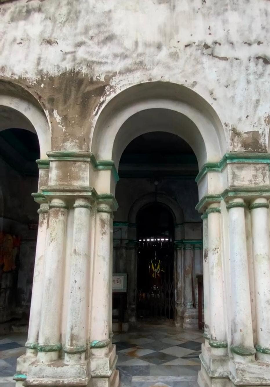 জনশ্রুতি অনুযায়ী বলরাম ঘোষের বংশধর তুলসীরাম ঘোষকে স্বপ্নে দেখা দিয়েছিলেন দেবী। 