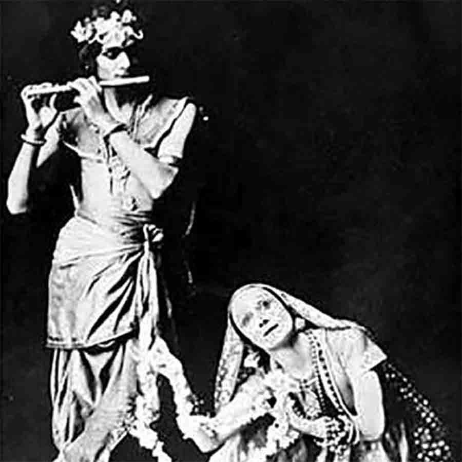 ‘রাধা-কৃষ্ণ’ ব্যালেতে আনা পাভলোভার সঙ্গে উদয়।