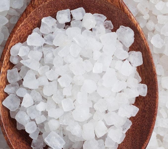 আর ঘরের কোণে কর্পূর রাখতে ভুলবেন না, সে তো বহু দিনের জানা সহজ দাওয়াই।