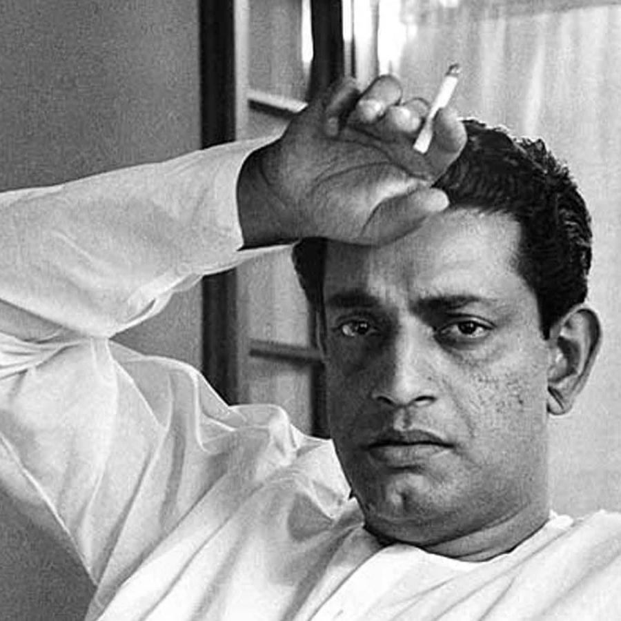 সুভাষচন্দ্র বসু থেকে শুরু করে আচার্য প্রফুল্লচন্দ্র রায়, কাজী নজরুল ইসলাম, সত্যজিৎ রায়, উত্তম কুমার— কত শত কিংবদন্তী এই দোকানের শরবতে চুমুক দিয়েছেন! 