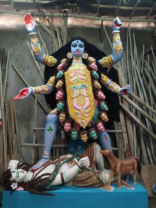 বিভিন্ন সূত্রে দাবি করা হচ্ছে, এ বার এই ক্লাবের মাতৃ মূর্তিই নাকি জেলার মধ্যে দীর্ঘতম (আনন্দবাজার.কম এই তথ্যের সত্যতা যাচাই করেনি)! 