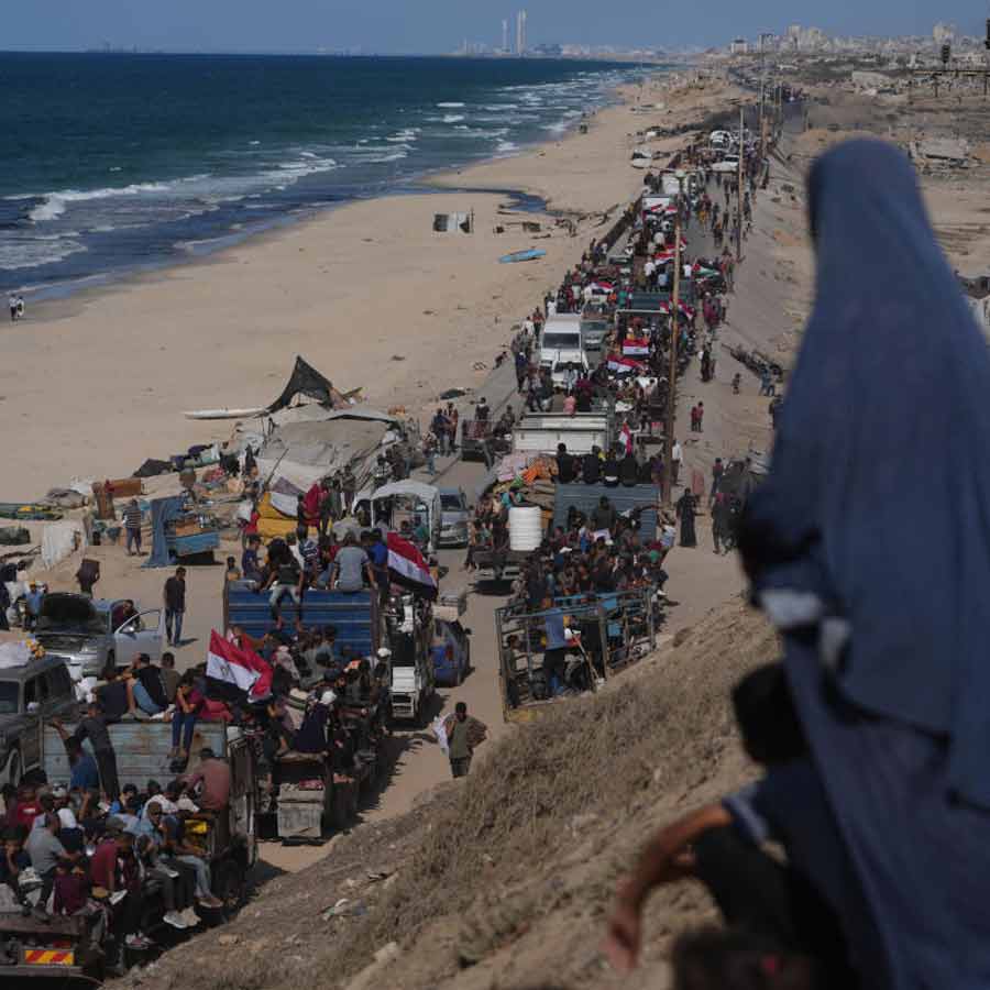 Israel threatens to block aid to Gaza