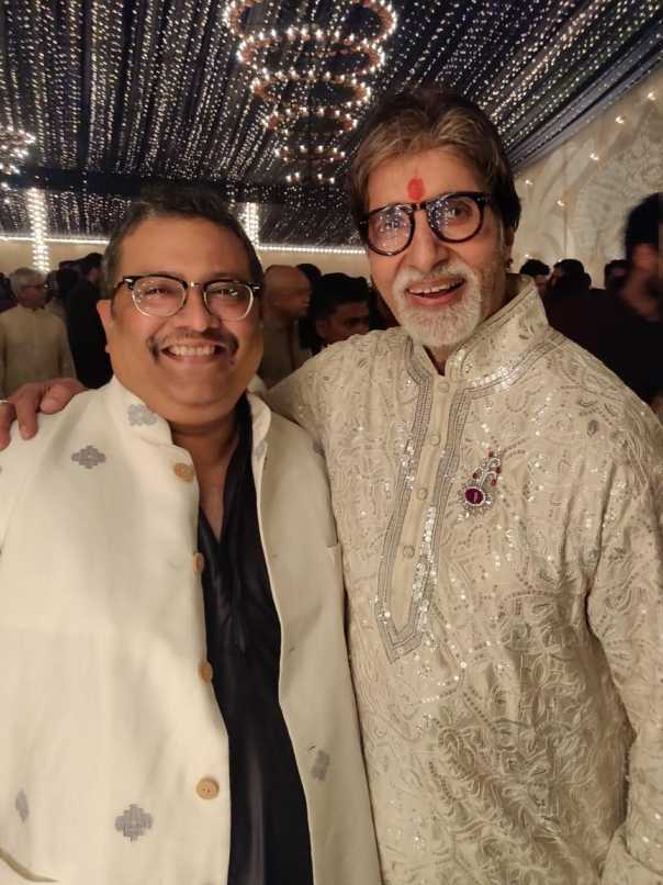 এক দিওয়ালি পার্টিতে অমিতাভ বচ্চনের সঙ্গে অনিরুদ্ধ রায় চৌধুরী।