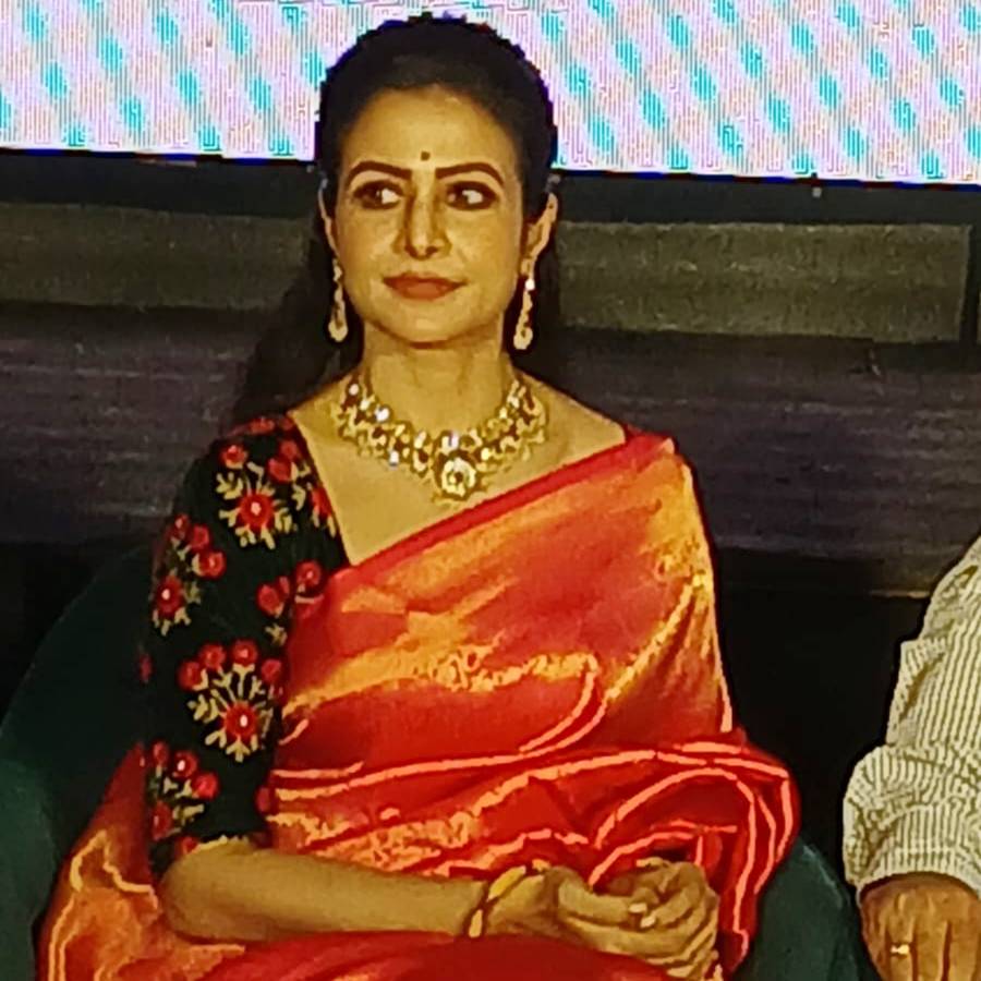 What will Actress Koel Mallick do to ensure that Kabir and Kavya never get involved in legal complications dgtl