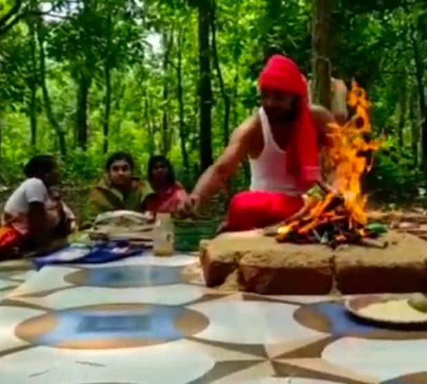 এক সময়ে এই জঙ্গলেই ছিল শালকো নামের এক গ্রাম। এই গ্রামের নামেই দেবী পরিচিত হন শালকো কালী রূপে। 