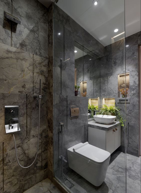 তবে কেবল অন্দরসজ্জা করলেই কি হবে? আলোর বাহারে শুধু ঘর সাজালেই তো হবে না, আলোকিত করতে হবে বাড়ির শৌচাগারকেও। আলো দিয়ে নয়, শৌচাগারকে পরিষ্কার-পরিচ্ছন্ন রেখে। 