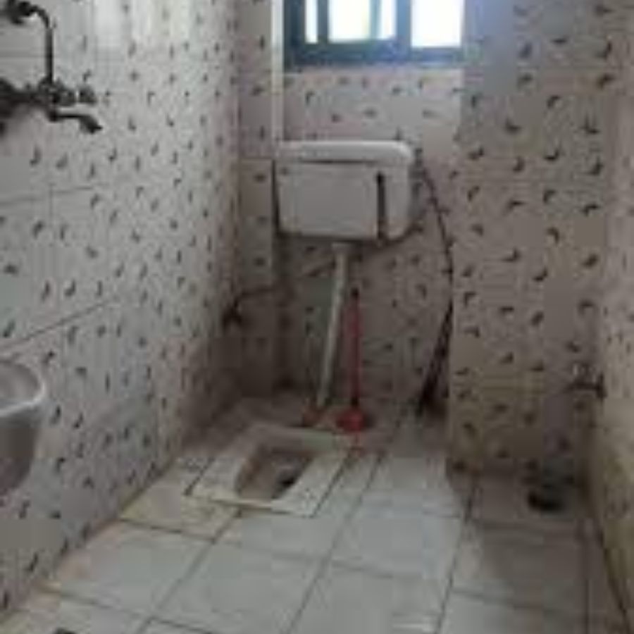 তা ছাড়া কমোডে হলদেটে ভাব থাকলে অতিথিদের কাছেও লজ্জায় পড়তে হয়।  