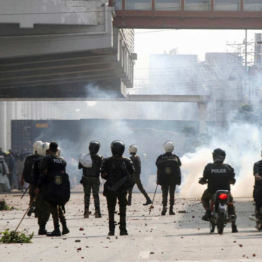 What is Tehreek-i-Labbaik Pakistan which bleeds Islamabad through violent march