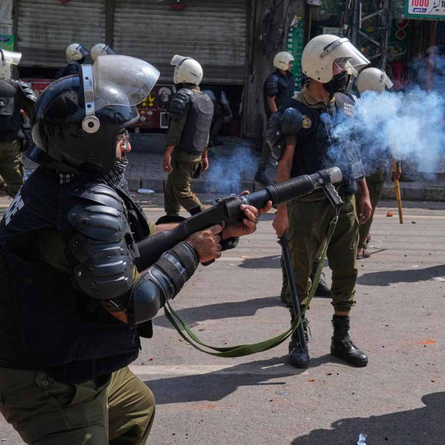 What is Tehreek-i-Labbaik Pakistan which bleeds Islamabad through violent march