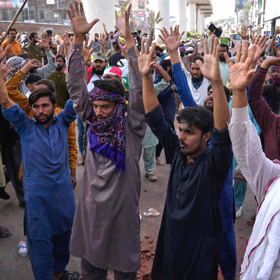 What is Tehreek-i-Labbaik Pakistan which bleeds Islamabad through violent march