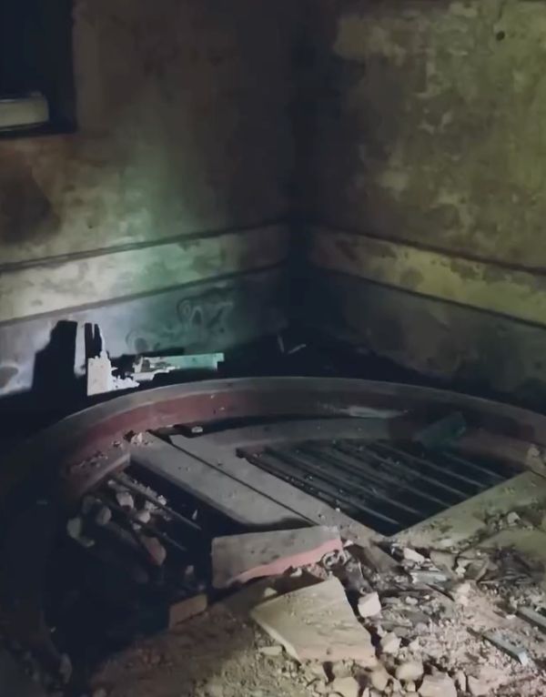 উপন্যাসে নবকুমারকে বলি দেওয়ার জন্য কাপালিক যে বালিয়াড়ির ওপর তন্ত্রসাধনা করতেন, সেই দৃশ্যও নাকি এখানে বসেই কল্পনা করেছিলেন বঙ্কিমচন্দ্র।