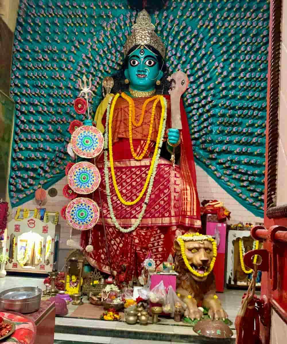 হাজার হাত দেবীর কাছে প্রার্থনা করলেন যেন দৃষ্টি ফিরে পান তিনি। 