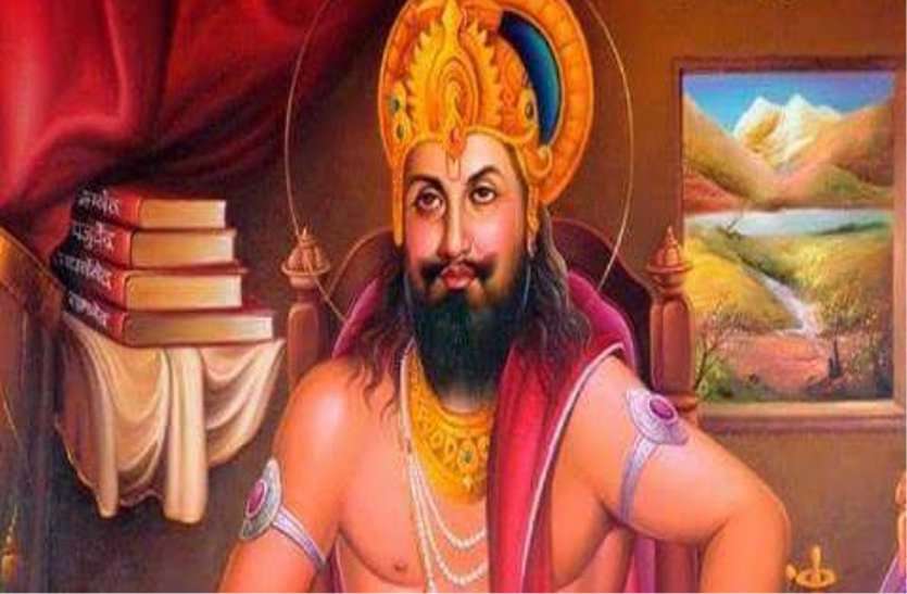 রাজা দক্ষের মতের বিরুদ্ধে গিয়ে দেবাদিদেব মহাদেবকে বিয়ে করেন সতী। তাতেই রুষ্ট হন তিনি। এর প্রতিশোধ নিতে একটি যজ্ঞের আয়োজন করেন রাজা দক্ষ। সেখানে সকল দেব দেবীকে আমন্ত্রণ জানানো হলেও, জামাই শিবকে আমন্ত্রণ জানান না দক্ষ। 