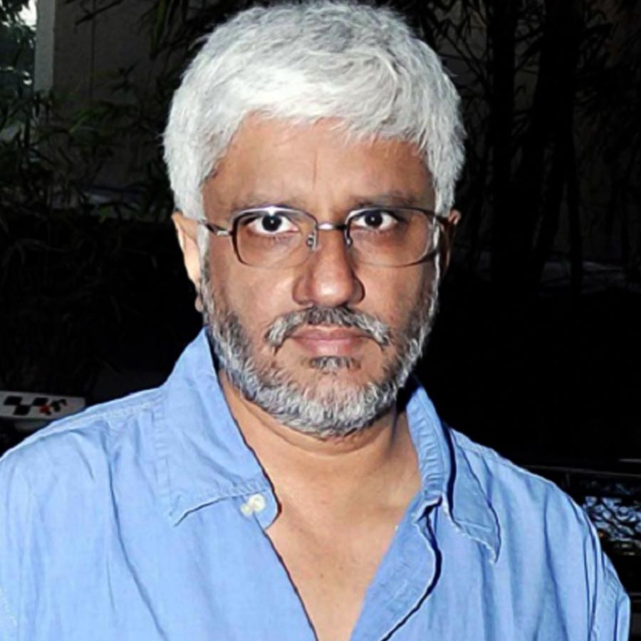 বিক্রম ভট্ট বিপদে।