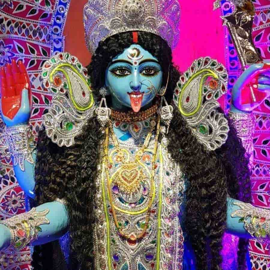 হাড়োয়ার এক ব্রাহ্মণ পরিবার বর্তমানে এই পুজোর দায়িত্বে রয়েছে।