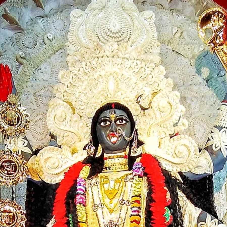 স্থানীয়দের মতে দেবী নাকি খুবই জাগ্রত। যা মনের ইচ্ছে জানানো হয় দেবী নাকি তাই পূরণ করেন। 