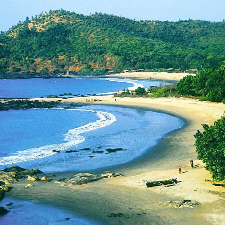 পাহাড় সমুদ্রের সৌন্দর্য একসঙ্গে উপভোগে চলুন গোকর্ণ।