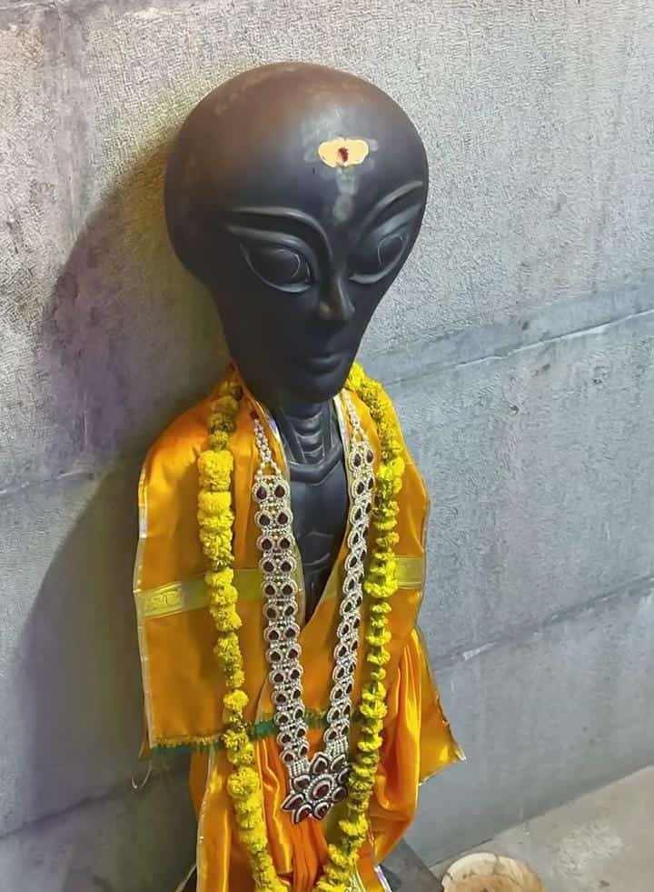 ২০২১ সাল থেকে গুরু সিদ্ধ ভাগ্যের সমাধির কাছে, গ্রামের প্রায় এক একর জমির তিন-চতুর্থাংশ জুড়ে রয়েছে এই মন্দির। 